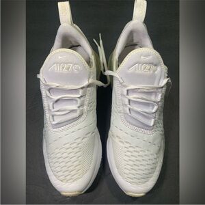 LN Nike air max 270 women’s 7.5 / kids 6Y  Sneakers